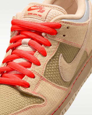Nike SB Dunk Low Pro Skate Shoes. Nike JP